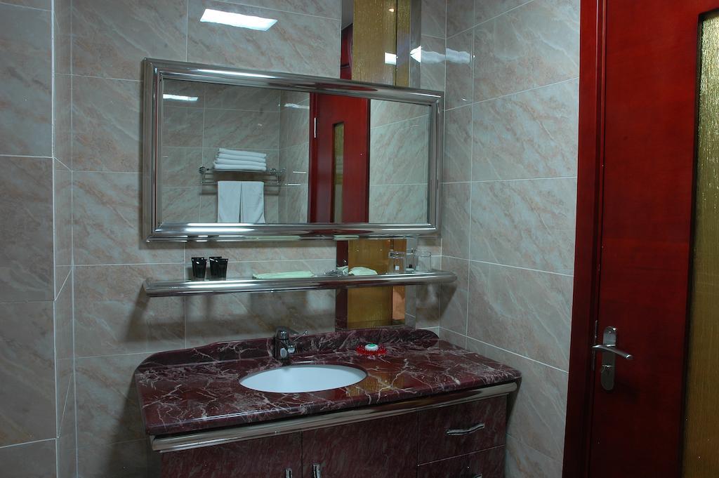 Harbin Yakelai Holiday Hotel Екстер'єр фото