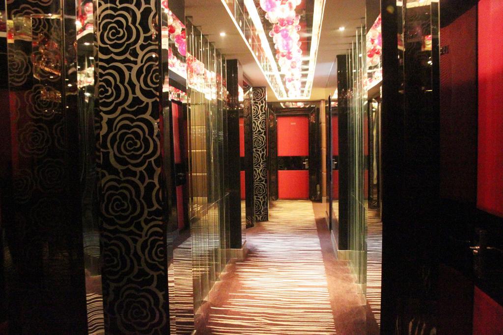 Harbin Yakelai Holiday Hotel Екстер'єр фото